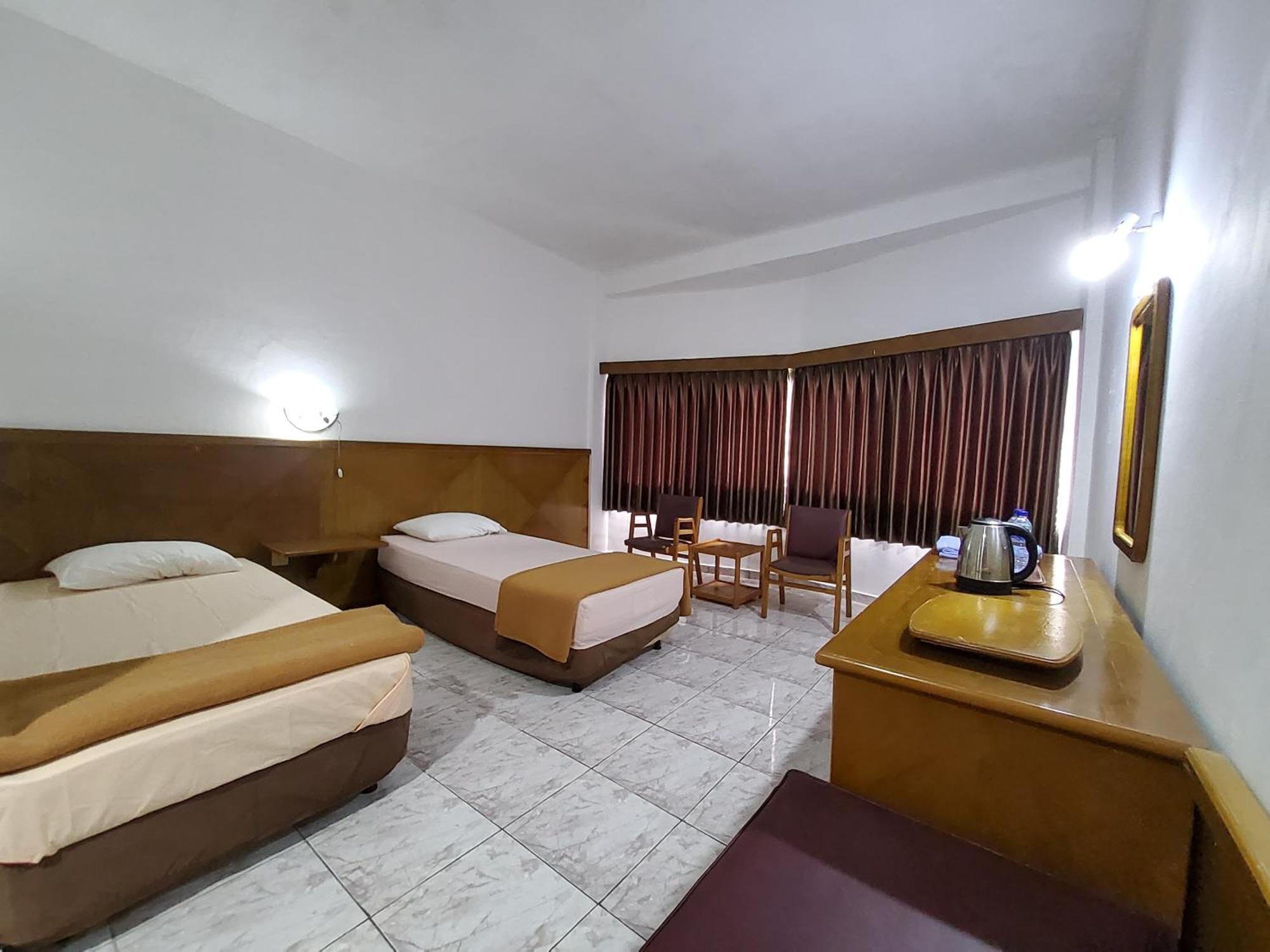 Hotel Kumala Samudra Cikakak ภายนอก รูปภาพ